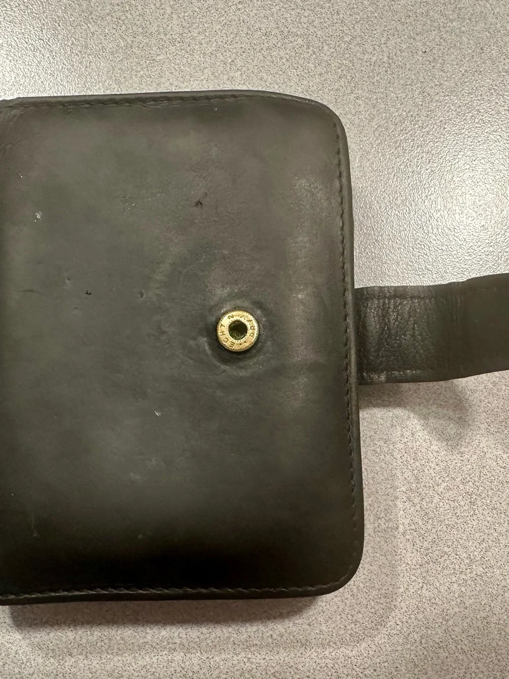Vintage COACH Black Shiny Leather Wallet Bifold Kiss-Lock Snap Coin Compartment
